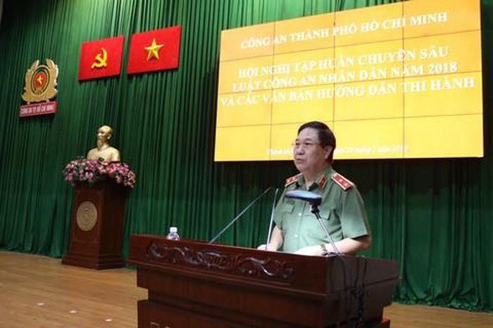 Trung tướng Nguyễn Ngọc Anh trình bày các nội dung mới của Luật CAND 2018