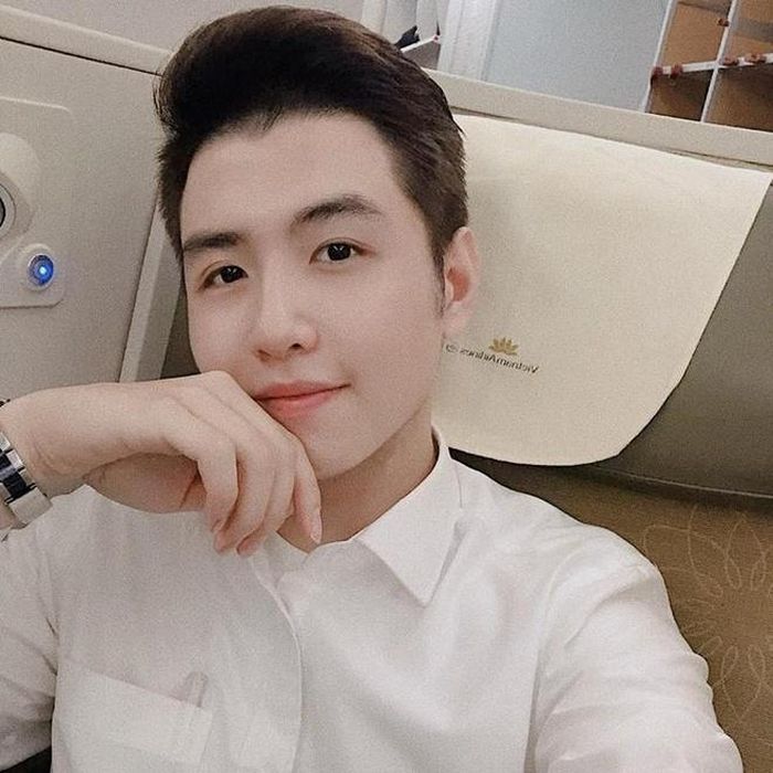 Việc bỗng dưng nổi tiếng cũng kéo theo loạt rắc rối không mong muốn, ví dụ như anh chàng bị hack mất tài khoản trang cá nhân. Hải Cường tâm sự bản thân không muốn nổi tiếng rồi kéo theo lắm tai tiếng, chỉ muốn là mình thôi chứ không cần giống ai.