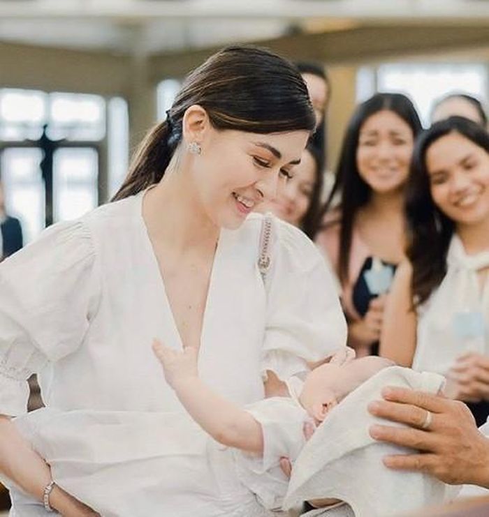 Marian hạ sinh con trai hôm 16/4 vừa qua sau 10 tiếng đau đẻ.
