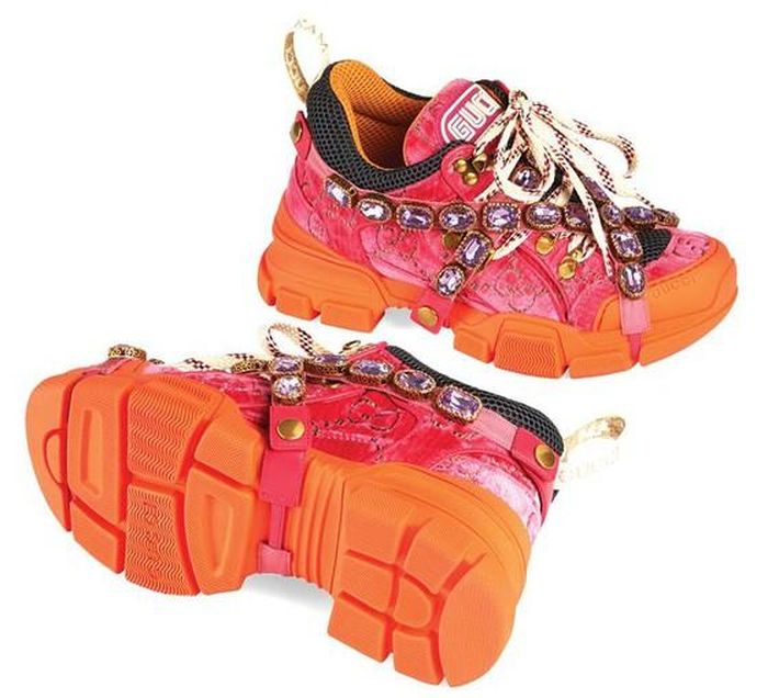 Giá: 37 triệu đồng trên www.gucci.com. 
