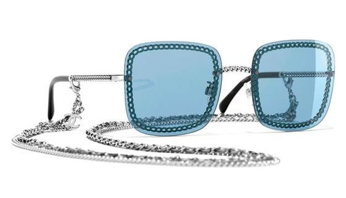 Giá: 20 triệu đồng trên www.chanel.com. 