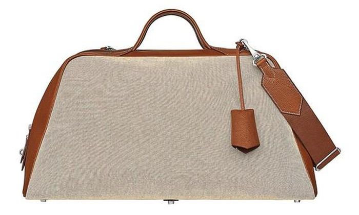 Giá: 220 triệu đồng trên www.hermes.com. 