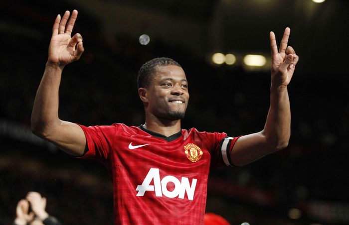 Cựu hậu vệ của Man Utd Patrice Evra tuyên bố chia tay sự nghiệp cầu thủ ở tuổi 38, sau 20 năm thi đấu