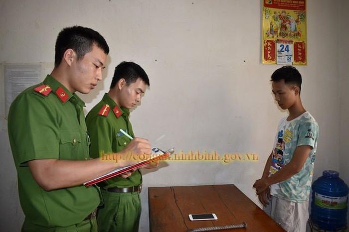 Đối tượng Nguyễn Đức Mạnh tại Cơ quan Cảnh sát điều tra. Ảnh: Công an Ninh Bình.