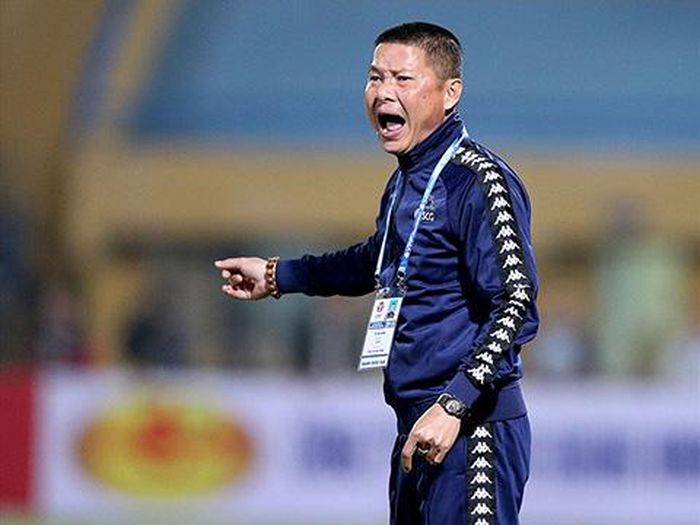 HLV Chu Đình Nghiêm kỳ vọng vào kết quả không thua B.Bình Dương ở lượt đi để tiện tính toán trận lượt về ngày 7/8. Ảnh: VPF