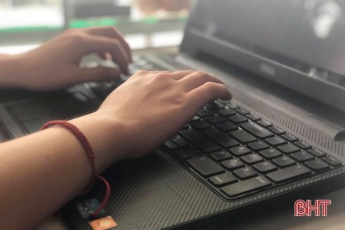 Dẫu có những khó khăn nhất định nhưng với việc kinh doanh online, nhiều chị em đã chứng tỏ tài năng, bản lĩnh, độc lập kinh tế