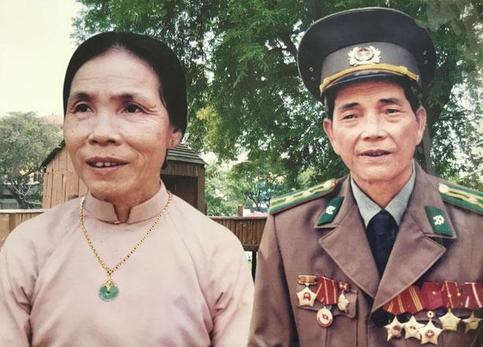 Vợ chồng ông Lê Xuân Vi.