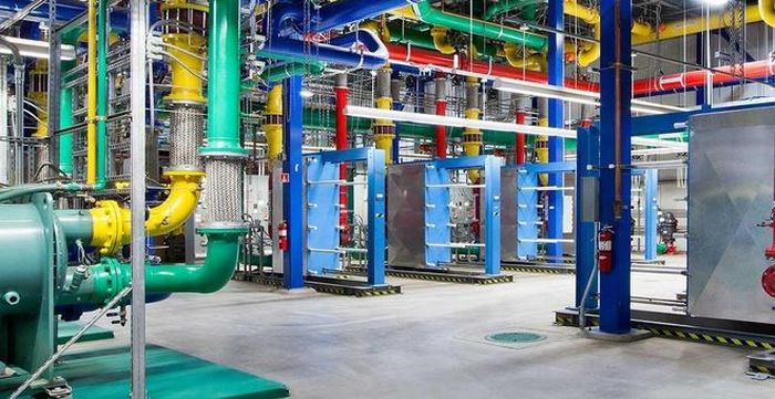 Google cho biết phần lớn chi phí hoạt động của họ là đầu tư cho các trung tâm dữ liệu. Ảnh: Google.