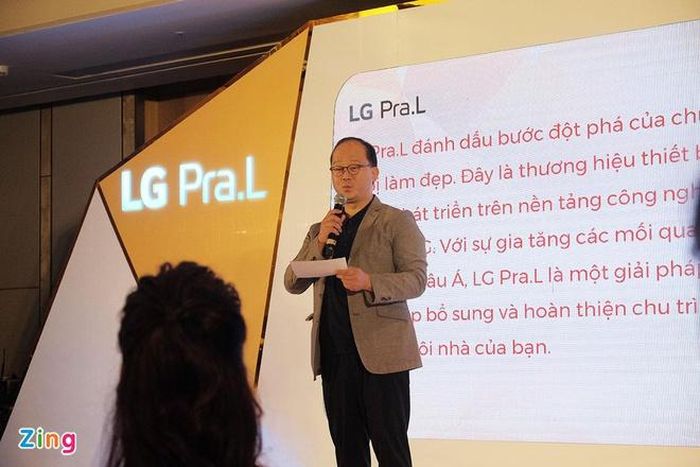 Ông Hugo Shin, Giám đốc bán hàng ngành hàng Làm đẹp của Tập đoàn LG cho biết sản phẩm không chỉ hướng tới nữ giới mà còn đáp ứng nhu cầu của nam giới.