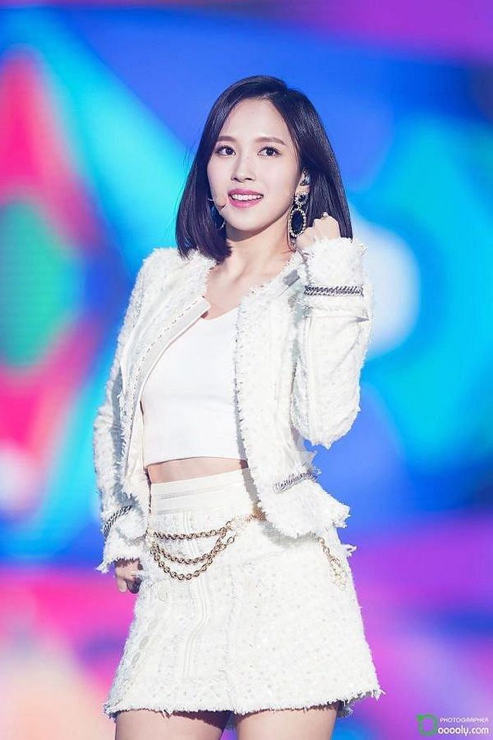 Mina hiện tại phải tạm ngừng tất cả các hoạt động với TWICE vì chứng sợ sân khấu.