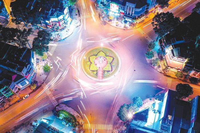 Bùng binh Lý Thái Tổ quận 10