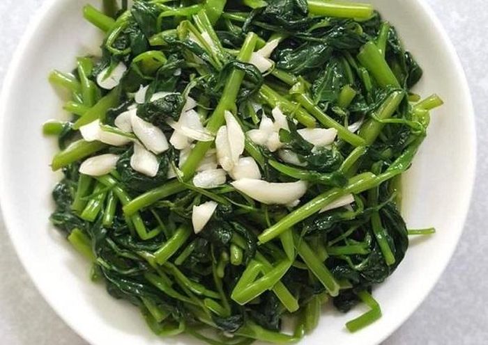 Rau muống cần được nấu chín để đảm bảo sức khỏe (Ảnh minh họa)