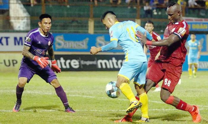 TP Hồ Chí Minh bắt đầu cảm nhận rõ sức "nóng" của V-League.