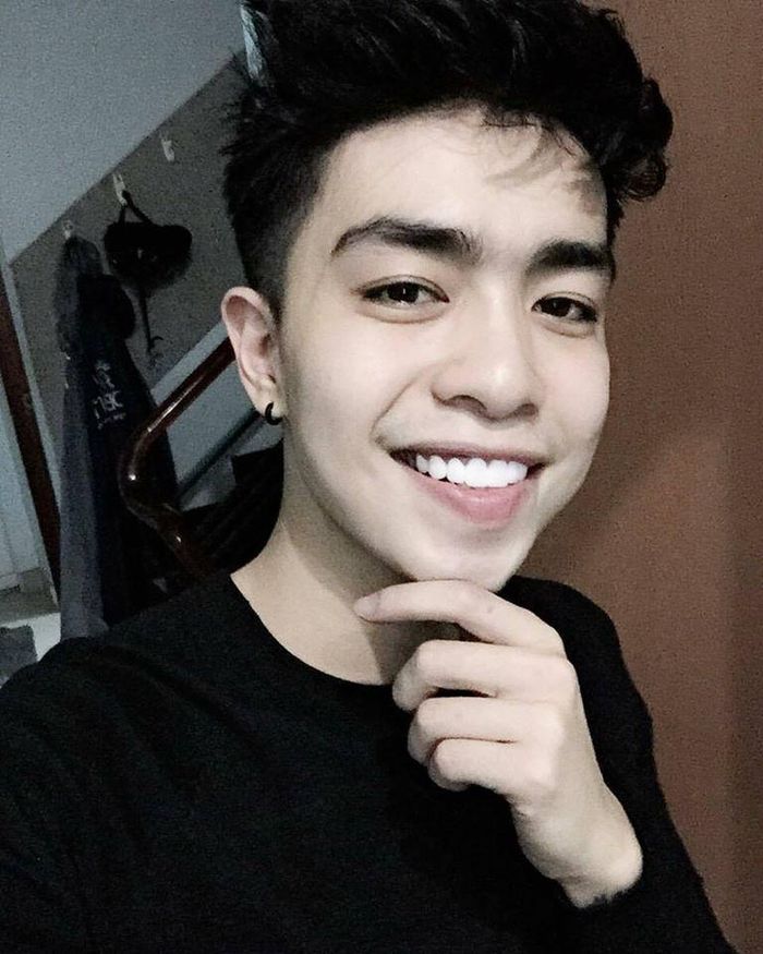 Hình ảnh khác biệt trong quá khứ của chồng trẻ Thu Thủy. Gương mặt với những đường nét không mấy nổi bật, sống mũi thấp, phần mũi không được thon gọn...