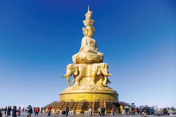 Tượng Phật Phổ Hiền to nhất thế giới tọa lạc trên đỉnh Nga Mi.