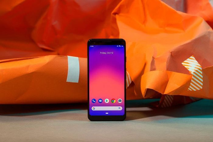 Google Pixel 3 vẫn được đánh giá rất cao với chế độ chụp thiếu sáng Night Sight độc quyền của Google. Ảnh: Business Insider.