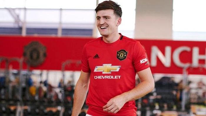 MU mua Maguire với giá KLTG
