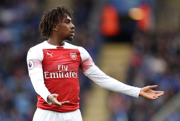 Iwobi rời Arsenal để gia nhập Everton