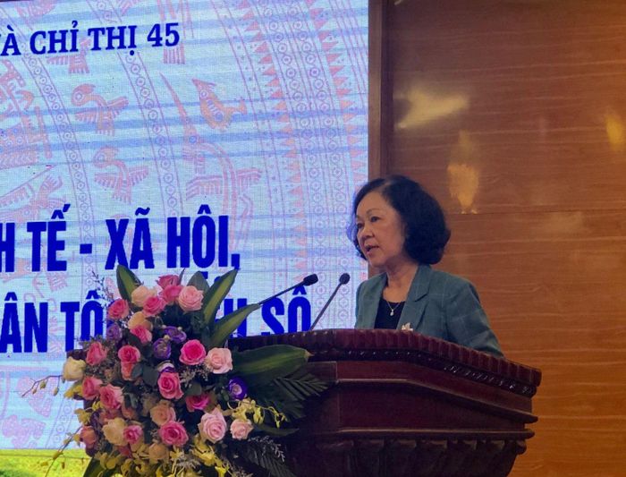 Đồng chí Trương Thị Mai, Ủy viên Bộ Chính trị, Bí thư Trung ương, Trưởng ban Dân vận Trung ương kết luận cuộc hội thảo. Ảnh: Viết Tôn