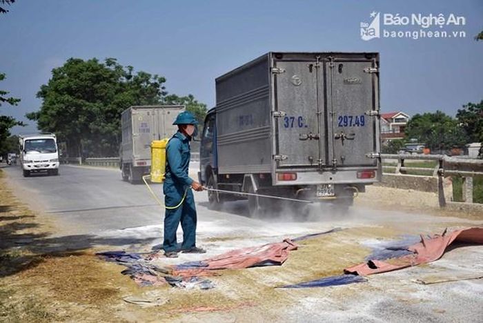 Thực hiện tốt giải pháp chốt kiểm soát dịch, sẽ khống chế được dịch trong diện hẹp. Ảnh: Xuân Hoàng
