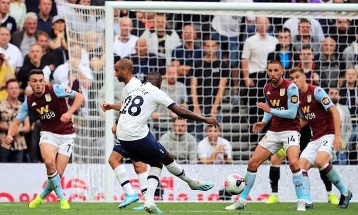 Tân binh đắt giá của Totenham, Ndombele ghi bàn thắng gỡ hòa 1 -1 giúp Tottenham ngược dòng thành công ngày khai màn Premier Leagua trước Aston Villa. Ảnh: Getty.