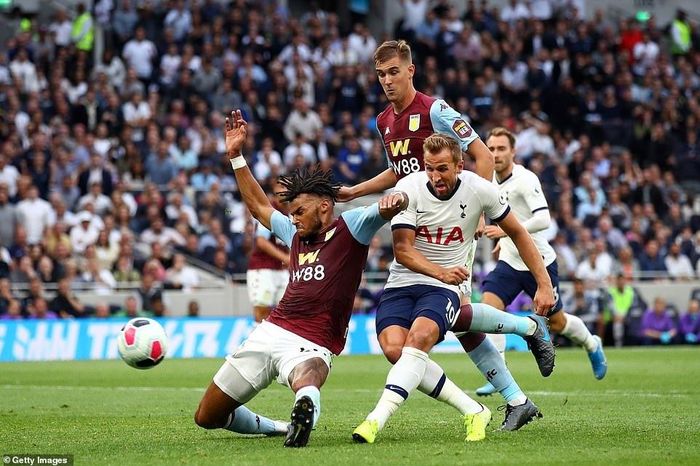 Harry Kane tỏa sáng giúp Tottenham giành 3 điểm trước Aston Villa.