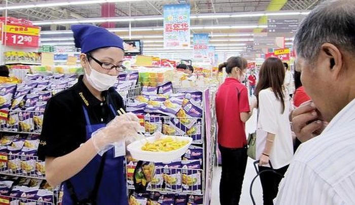Vinamit xuất khẩu hàng hóa vào thị trường Trung Quốc bằng đường chính ngạch và thanh toán bằng USD, nên hiện tại chưa bị ảnh hưởng.