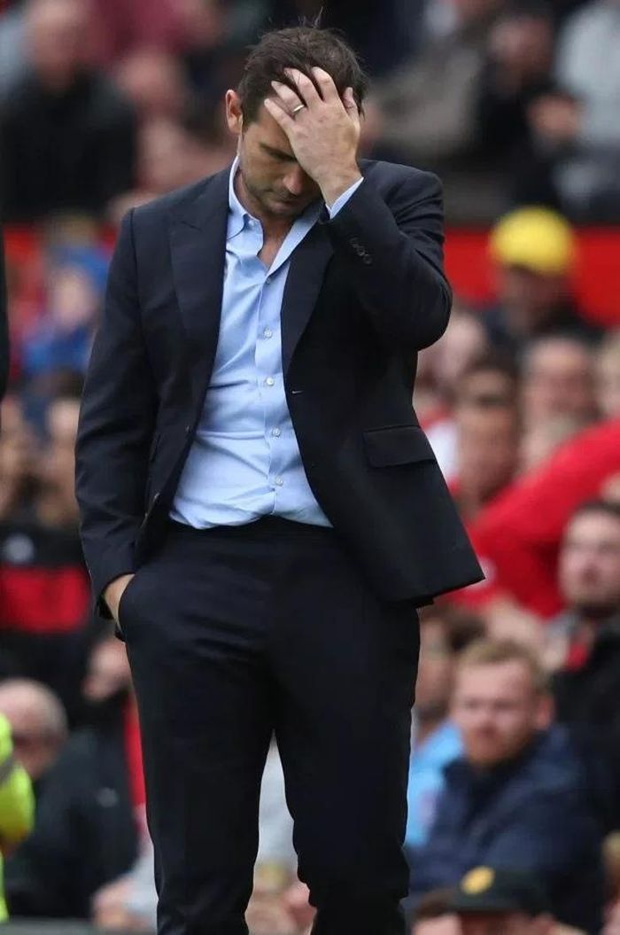 Dù có một mùa hè không đến nỗi tệ cùng Chelsea nhưng trận thua đậm ngay đầu mùa giải mới cho thấy HLV Frank Lampard còn rất nhiều việc phải làm. Ảnh: The Sun.
