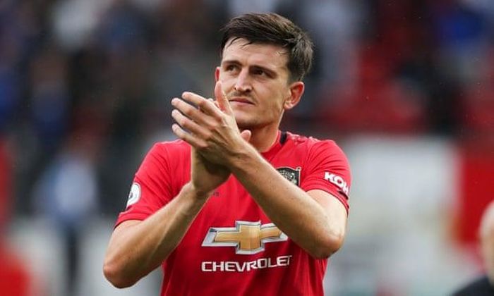 Trong khi hàng công chơi tưng bừng thì hàng thủ của Man Utd sau những phút đầu chệch choạc đã thi đấu cực kỳ tập trung giúp đội chủ nhà giữ sạch lưới. Trong đó không thể không kể tới công lao của bom tấn 80 triệu bảng Maguire. Tân binh của Man Utd đã liên tục có những pha đánh chặn làm nản lòng hàng công Chelsea. Ảnh: Getty Image. 