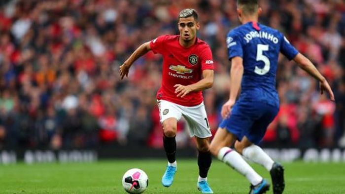 Scholes cho rằng Pereira là điểm yếu của MU