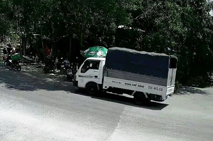 Nhờ những hình ảnh này, lực lượng công an đã làm rõ đối tượng Trần Xuân Trường là thủ phạm gây ra vụ trộm 100 bó củi của gia đình bà Nguyễn Thị Mười (xã Hương Thọ, thị xã Hương Trà, TT-Huế)