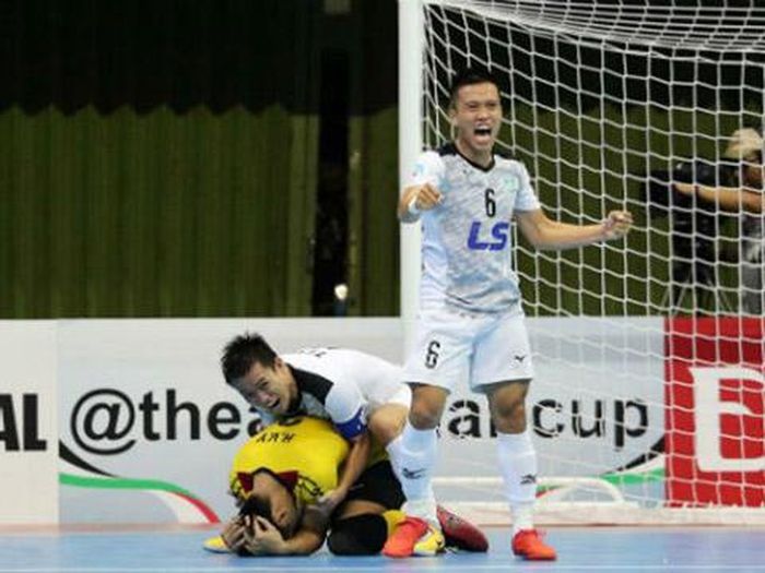 Thủ môn Hồ Văn Ý là người ghi bàn ấn định chiến thắng 3-2 cho Thái Sơn Nam trước CLB của Nhật Bản năm ngoái, năm nay Văn Ý cũng đã có 1 bàn vào lưới Naft Al Wasat ở vòng bảng. Ảnh: Độc Lập