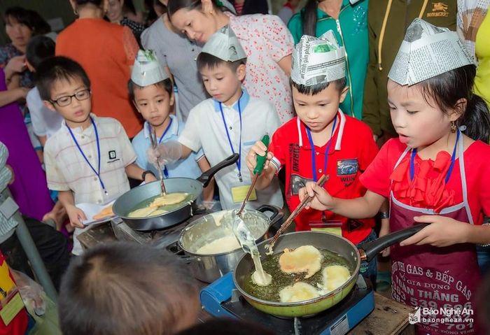 Một tiết học trải nghiệm của học sinh Trường Tiểu học Thanh Chi . Ảnh: PV
