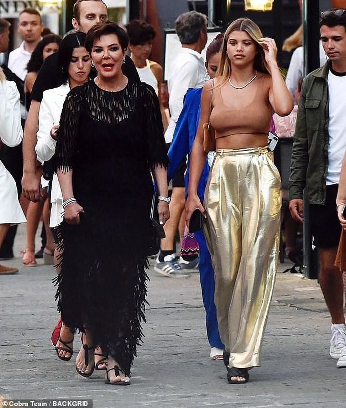 Sofia rất thân thiết với bà Kris Jenner và hai người thường xuyên đi dạo trò chuyện cùng nhau.