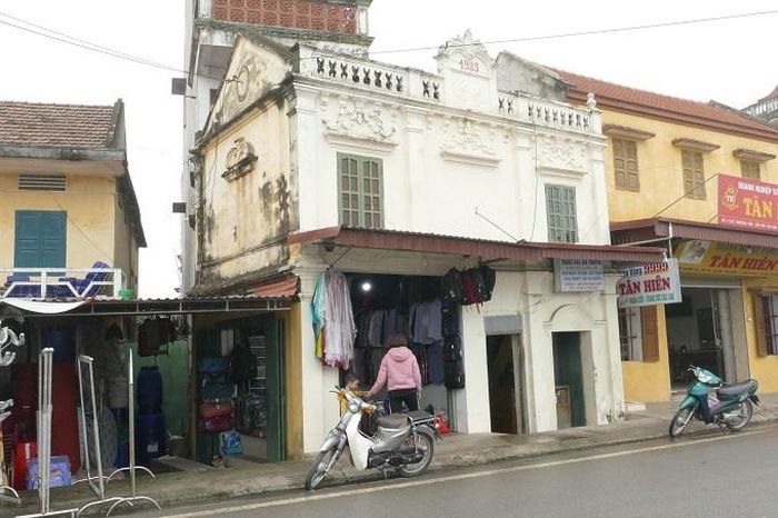 Ngôi làng còn đặc biệt ở những nếp nhà cổ được xây dựng từ đầu thế kỷ 20. 