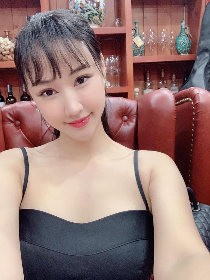 Dù thời lượng lên hình của Maya không nhiều nhưng Về nhà đi con ngoại truyện đánh dấu sự trở lại của nữ diễn viên sau 8 năm vắng bóng trên màn ảnh nhỏ. Diễn xuất của Maya được khen tự nhiên. 