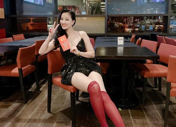 Maya từng được đánh giá cao và khiến giới chuyên môn kỳ vọng khi đảm nhận vai Trà My trong Scandal: Bí mật thảm đỏ của đạo diễn Victor Vũ. Dù là tay ngang, nhưng diễn xuất của người đẹp gốc Hà thành tự nhiên, đa dạng và mang cảm xúc chân thực cho nhân vật. 