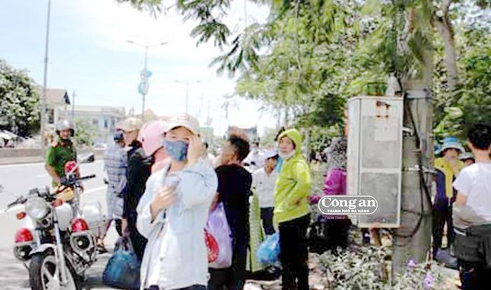Những hành khách trên ô-tô do tài xế "ngậm" ma túy cầm lái.