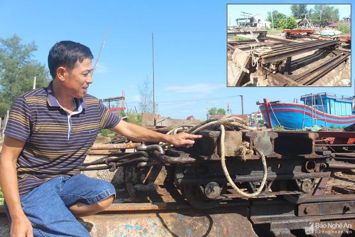 Do lâu ngày không hoạt động, cơ sở đóng tàu của ông Nguyễn Văn Xang ở xã Quỳnh Thọ (Quỳnh Lưu) có nguy cơ thua lỗ do máy móc hàng tỷ đồng hư hỏng. Ảnh: Việt Hùng