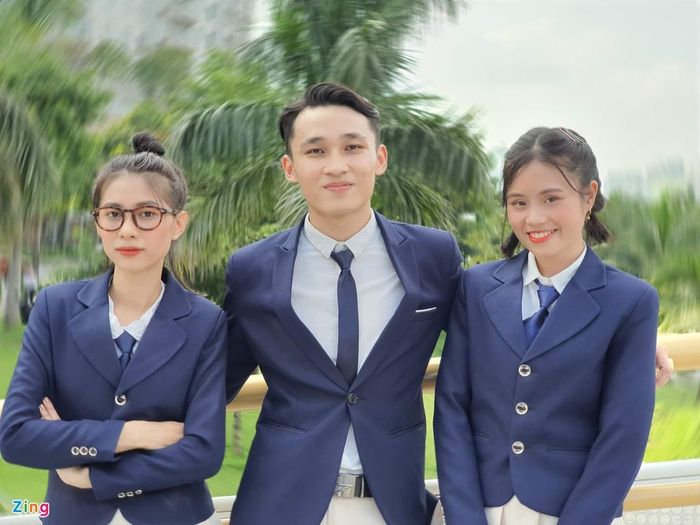 Chế độ Live Focus của máy cũng tích hợp thêm một số hiệu ứng xóa phông kiểu xoáy tròn, xé tia hoặc tối bốn góc khá thú vị.