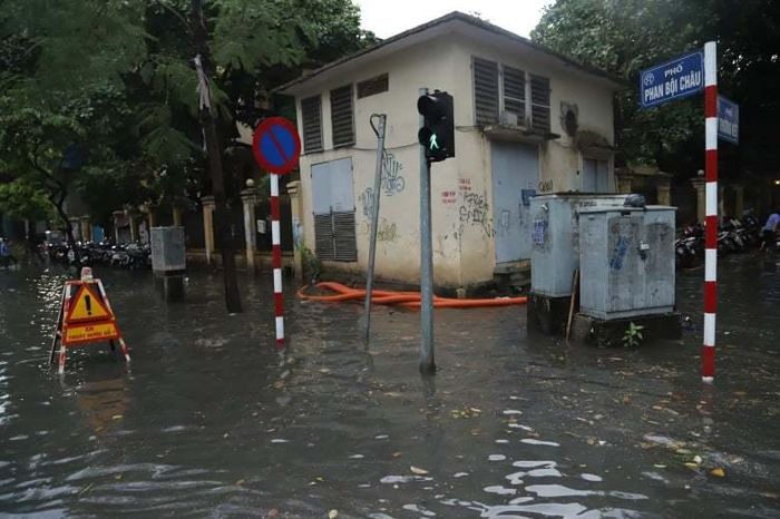 Ngã tư Phan Bội Châu - Lý Thường Kiệt