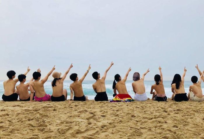 Nhiều bác sĩ từng nghe bệnh nhân phàn nàn về sự bất tiện khi mặc áo ngực. Ảnh: Flaming Feminist Action.