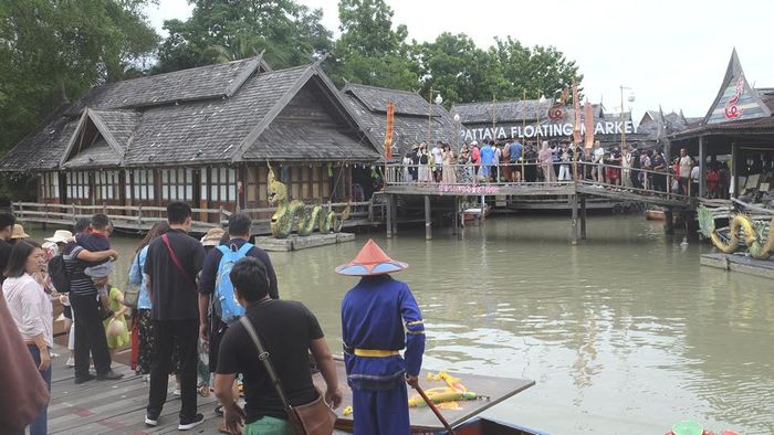 Một góc chợ nổi ở Pattaya (Thái Lan) đầy sáng tạo.