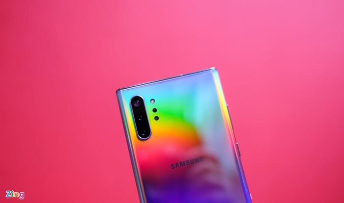 Galaxy Note10+ được trang bị 4 camera sau.