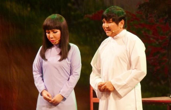 NSƯT Thanh Kim Huệ (vai Lan) và Chí Tâm (vai Điệp) đã ca rất mùi mẫn, thăng hoa