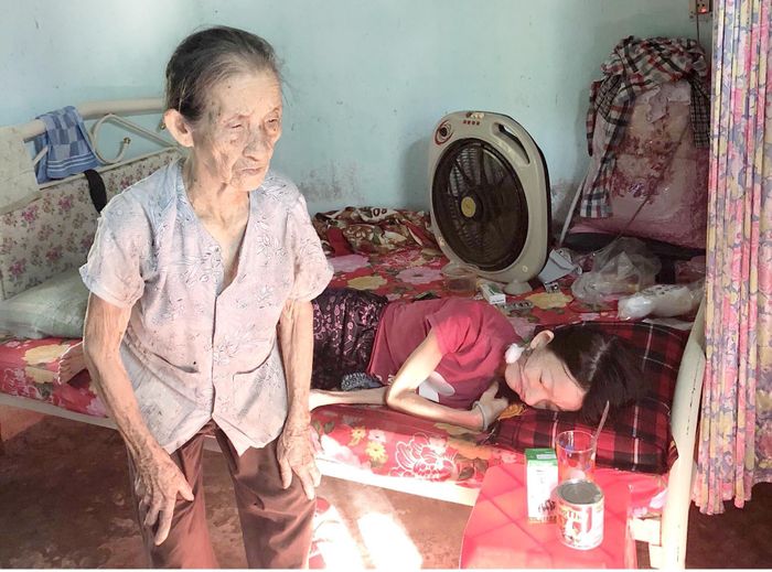 Mọi sự giúp đỡ xin gửi về Ban Công tác bạn đọc - Chương trình xã hội Báo SGGP, số 432-434 Nguyễn Thị Minh Khai, phường 5 quận 3, TPHCM; Điện thoại (028) 22111263. Hoặc chuyển qua tài khoản Báo SGGP: 31010000. 231438 Ngân hàng Đầu tư và Phát triển Việt Nam chi nhánh TPHCM.