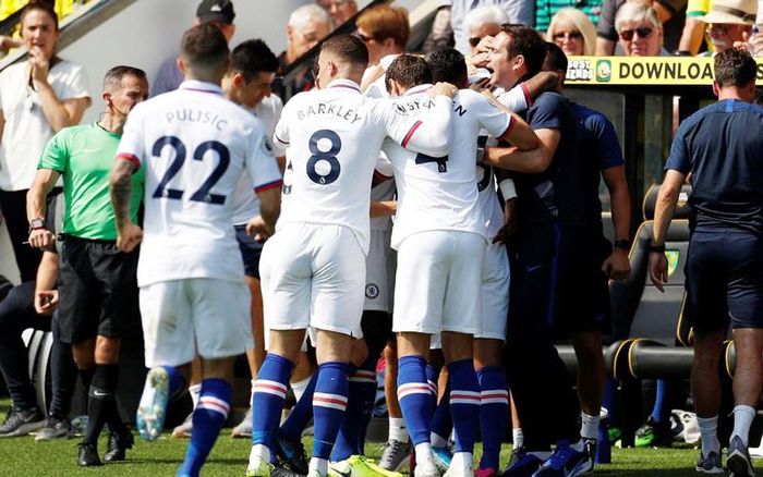 Niềm vui của thầy trò HLV Frank Lampard