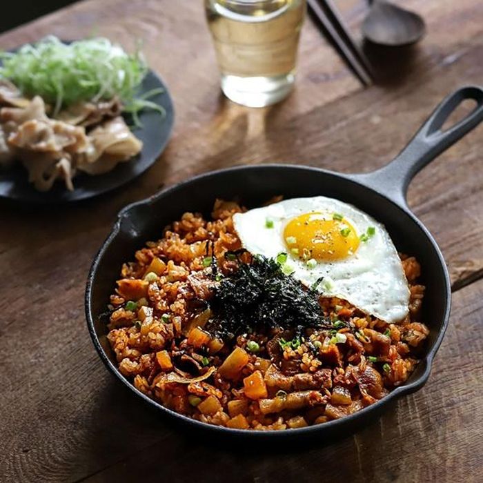 Thưởng thức đệ nhất cơm chiên Hàn Quốc, ăn là nghiền