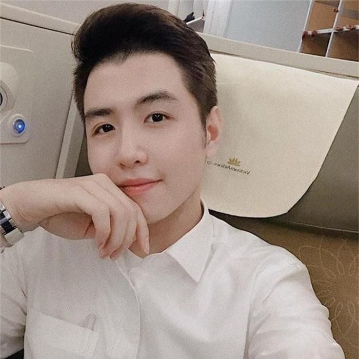 Việc bỗng dưng nổi tiếng cũng kéo theo loạt rắc rối không mong muốn, ví dụ như anh chàng bị hack mất tài khoản trang cá nhân. Hải Cường tâm sự bản thân không muốn nổi tiếng rồi kéo theo lắm tai tiếng, chỉ muốn là mình thôi chứ không cần giống ai.