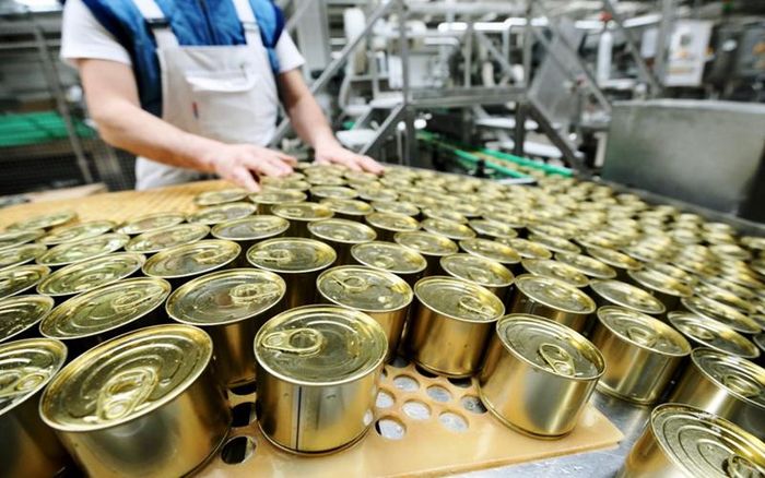 Thức ăn đóng hộp được chế biến sẵn chứa rất nhiều thành phần không lành mạnh bao gồm chất bảo quản, chất nhũ hóa làm ngọt nhân tạo và chất tạo màu làm tăng gấp đôi lượng chất béo trong gan so với nhóm ăn thức ăn chưa qua chế biến.